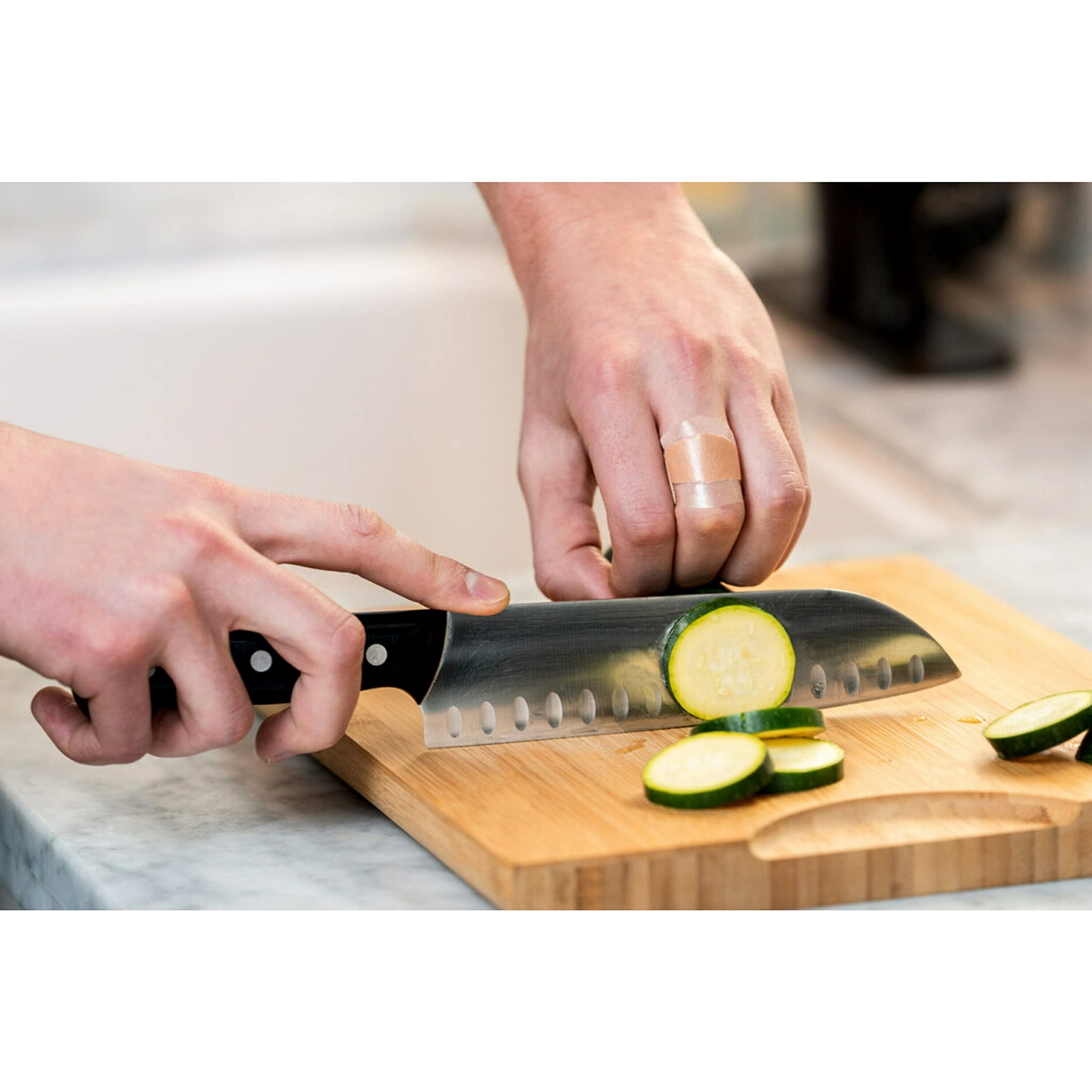 Nexcare Waterproof Clear Bandages, Covers And Protects, Assorted Sizes, 3 Packs, 150 Count - Image 14